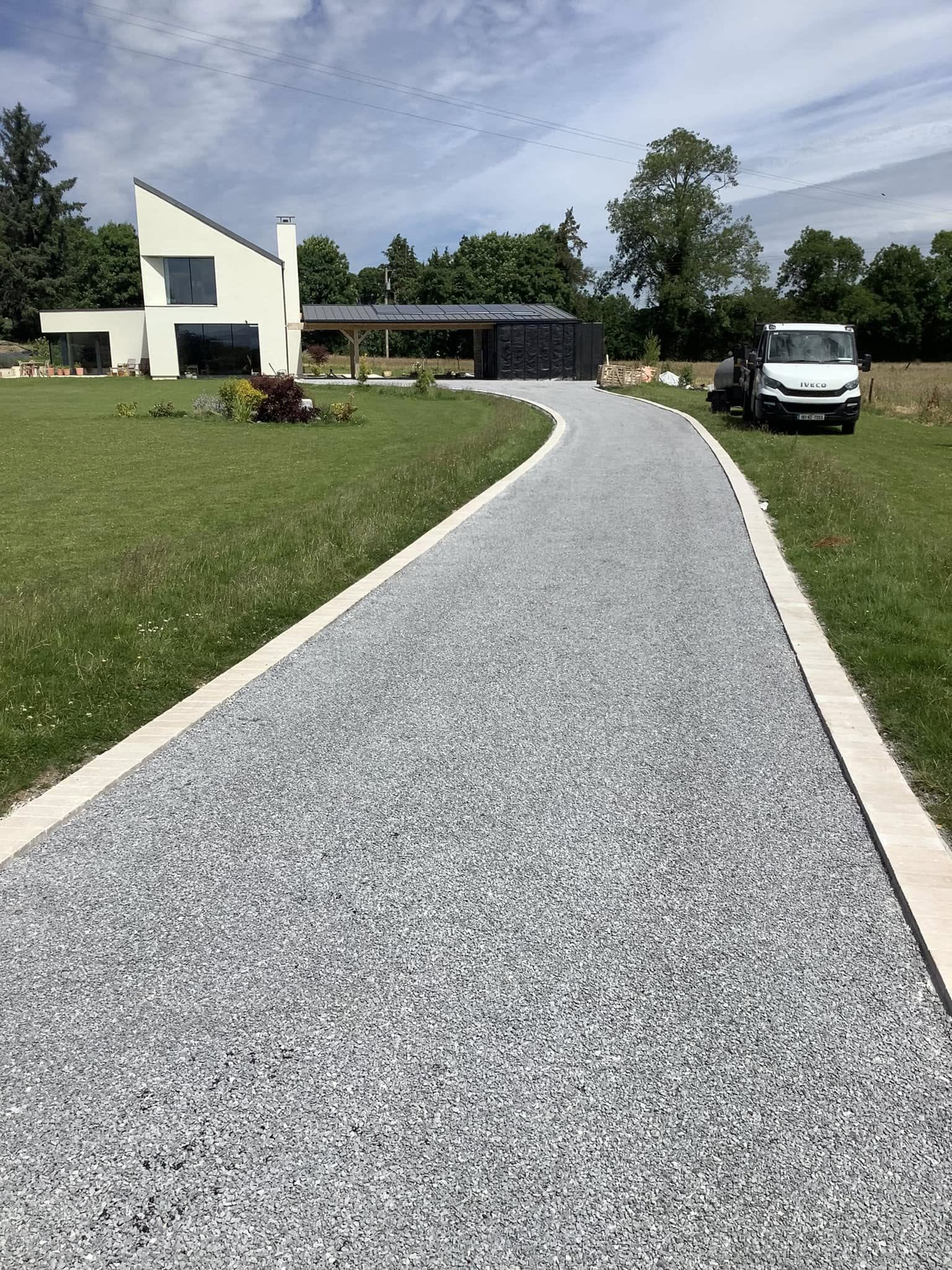 photo of a Tar and Chip driveway